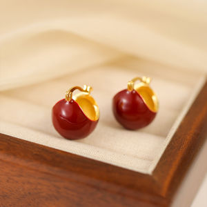 ต่างหูหยดน้ำสีแดงวินเทจหรูหราสำหรับผู้หญิง ต่างหูแบบหัวเข็มขัดสไตล์เกาหลี ต่างหูแฟชั่นฤดูใบไม้ร่วง/ฤดูหนาว