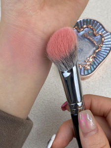 Blush Cream Brush Foundation Brush Face Makeup Brush Seamless No Powder Eating Gradient Highlighting Finger Head Brush