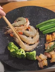 ถาดอบมัลติฟังก์ชั่น กระทะย่าง ถาดปิ้งย่างเกาหลี เตาย่าง กระทะปิ้งย่างสไตล์เกาหลี กะทะย่างเนย กระทะปิ้งย่าง BBQกระทะเคลือบหินอ่อน กระทะปิ้งย่างเกาหลี เคลือบกันติด ร้อนเร็ว อาหารสุกไวทั่วถึงกัน ขนาด28/30/34/38CM