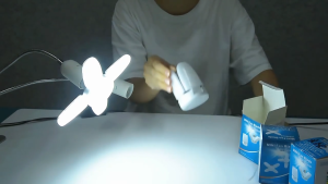 Lampu LED Lipat 4 Baling 28W Mini Fan Blade • Super Terang Hemat Energi • Bohlam LED Lipat untuk Rumah & Toko