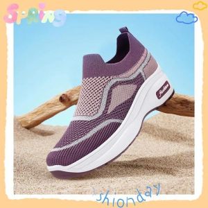 XWshop ของมันต้องมี รองเท้าผ้าใบแฟชั่น ทรงสวย เนื้อผ้ายืดหยุ่นสวมใส่สบายเท้ามาก สีสันสวยงาม เสริมส้น 5เซนด้วยน๊า ลองเลยรับรองว่าติดใจ