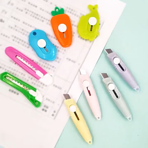 ( 4 Pcs ) Cutter Mini Pisau Kecil Pemotong Serbaguna Bentuk Dolphin | Cutter Mini Pisau Kecil Silet | Pisau Mini Pembuka Unboxing Paket