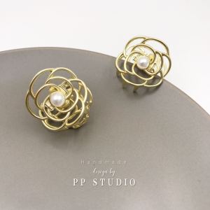 Kẹp Tóc Kim Loại Rỗng Đơn Giản Thanh Lịch Bằng Ngọc Trai Hoa Trà Kẹp Tóc Mái Vòm PP Studio Phụ Kiện Tóc Thời Trang Mới Ra Lò