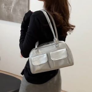 Retro College Style Commuting Crossbody Bag Korean New Fashion Large Capacity Single Shoulder Bag