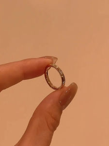 S925 Sterling Silver Ring Womens Simple Design Flash Diamond Band Ring Luxury Sensation Finger Ring Versatile Elegant Ring