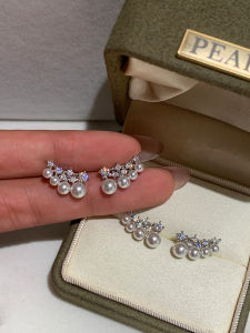 CAFFTI | Silver Earrings Pearl & Zircon Design