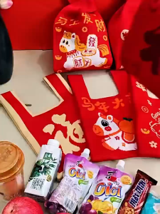 🇸🇬 Ready Stock Creative Knitted Handbag High Elastic Reusable Gift Bag for CNY Party 2026 Year of Horse