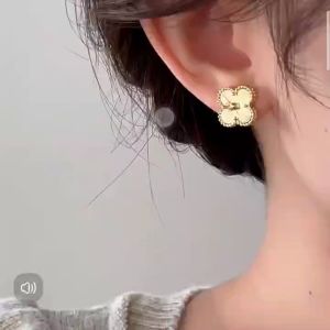 Anting Stud Wanita Dewasa Perhiasan Titanium Anting Stud Tusuk Gold Aksesoris Wanita Dewasa Titanium Asli