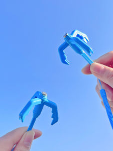 ของเล่นประดิษฐ์ด้วยมือของศิลปินพร้อมเข็มขัดรีสปริงของเล่นเกมของเล่นปีกอันเก๋ไก๋สำหรับของขวัญวันเกิด