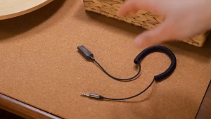 Bộ thu Bluetooth 5.0 UGREEN CM309 | Tích hợp mic đàm thoại trên ô tô | Kết nối đồng thời 2 thiết bị hỗ trợ nghe và gọi | Bảo hành 18 tháng 1 đổi 1 | 70601