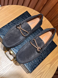 รองเท้าลำลองผู้ชายหนังแท้สีเทาอ่อน รองเท้าสวมสไตล์อังกฤษแบบลำลอง รองเท้าสวมแบบสวมสบายสำหรับผู้ชาย ฤดูใบไม้ผลิและฤดูร้อน รองเท้าลำลองแบบสวมสบาย