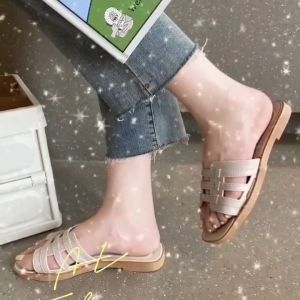 Korean 2024 New Version of Internet Celebrity Slippers: Cross Strap Flat Non-Slip Casual Simple Outdoor Slippers