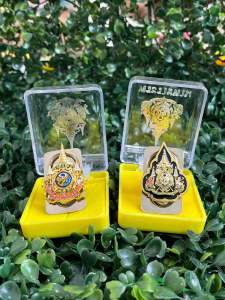 (พร้อมส่ง) เข็มคู่ 72 + บรม น้ำเงิน (เเบบเเม่เหล็ก) ติดเเน่นดีมาก งานสวยพีเมี่ยม พร้อมกล่อง ค่ะ