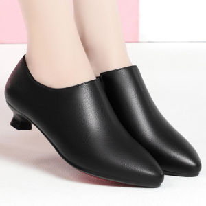 รองเท้าส้นสูงหนังนิ่มสวมใส่สบายสำหรับผู้หญิง รองเท้าทำงานส้นเตี้ย รองเท้าทำงานส้นแบน พื้นยาง หัวแหลม สำหรับฤดูใบไม้ร่วงและฤดูหนาว