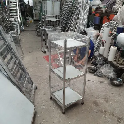 Kệ inox 3 tầng tấm nhiều kích thước khác nhau . Hàng dày dặn và chắc chắn .