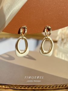 ต่างหูแบบไม่เจาะรู Pure White Coast ดีไซน์ย้อนยุคสไตล์ฮ่องกง ไม่เจ็บ ไม่ต้องเจาะรู สำหรับผู้หญิง ต่างหูแบบคลิป