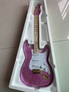 กีต้าร์ไฟฟ้า Fender Stratocaster ปิ๊ก SSS กีตาร์มืออาชีพสีชมพูทอง