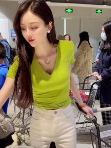 Áo Thun Nữ Cổ Chữ V Tay Ngắn Ôm Vừa Vặn Thời Trang Mùa Hè 2024 Dáng Rộng Thoải Mái Chất Liệu Polyester Dài Thường