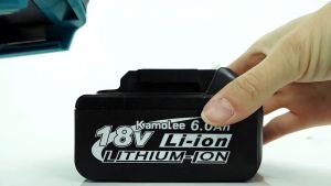 2 BATERAI 18v 6.0Ah KAMOLEE + FREE 2 CHARGER