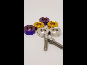 บู๊ชกันร้อน บู๊ชข้างท่อ สแตนเลส ลายV.1 เป็นชุดของ Honda Lead/Giorno ที่มีรสชาติ 1 ชุด