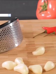 Professional Grade Garlic Crusher Stainless Steel Garlic Press Rocker and Garlic Presser