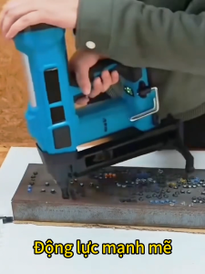 Máy đóng đinh điện không chổi than dùng pin lithium máy đóng đinh bê tông rãnh dây máy đóng đinh điện lắp đặt cửa sổ và điện nước đóng đinh trần