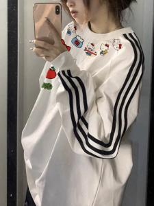 เสื้อยืดคอกลมแขนยาวลายการ์ตูน Kitty สไตล์วินเทจสตรีท สำหรับผู้หญิง ทรงหลวม ลำลอง เสื้อคู่ ฤดูใบไม้ร่วง 2025