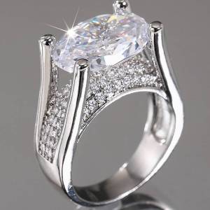 Huitan Sparkling Women Silver Color Ring Inlaid Oval Cubic Zirconia Elegant Charming Wedding Party Female Accessories Jewelry