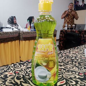 Cairan pencuci piring SAPIR cling