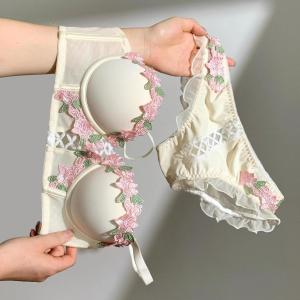 ใหม่ Retro Retro เซ็กซี่ลูกไม้ดอกไม้หวานเย็บปักถักร้อย Bra Push-Up Bra