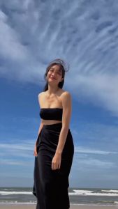 เซ็ทบิกินี่ 3ชิ้น เซ็ทได้รับไปทั้ง 3 ชิ้น เนื้อผ้ายืด 30 บรรจุภัณฑ์ ลดรูปร่างสูง เป็นเนื้อผ้ายืดใส่สบายมาก มีฟองน้ำในตัว