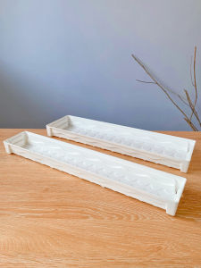 ชาน้ำยาวพิเศษสำหรับ Succulent ถ้วยพักน้ำพลาสติกสีขาวและสีดำ มีช่องระบายน้ำ ชาน้ำย้ายได้ ชาน้ำสำหรับสวนไม้ดอกและไม้ประดับ