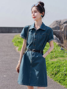 ชุดเดรสยีนส์สไตล์ย้อนยุคสำหรับผู้หญิง แขนสั้น ไซส์เล็ก ฤดูร้อน 2025 ใหม่ เอวสูง กระโปรงทรงเอ แขนสั้น สีพื้น เอวยางยืด