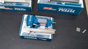 Súng bắn đinh dùng hơi TOTAL  TAT83301-3 dụng cụ bắn đinh 10-30mm Ga181.25x1.00mm 04-07Mpa (60-100Psi) XTOOLs