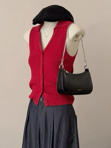 เสื้อกั๊กถักคอวีสีแดงสำหรับผู้หญิงในฤดูร้อน ดีไซน์แขนกุดผ้าไหมน้ำแข็ง ทรงเข้ารูป เสื้อเชิ้ตคอปกพับแบบลำลอง