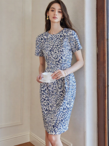 Roey s house | Đầm cổ tròn hoa và thêu phong cách Pháp dáng slimming cho mùa hè