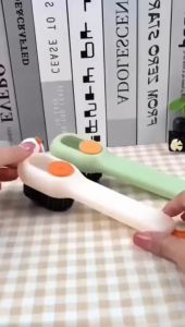 Alat Sikat Pembersih 2in1 / sikat Dengan Dispenser Sabun sikat sepatu dispenser sikat gagang sabun