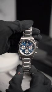 Jam Tangan Pria Casio Edifice Chronograph EFB-730D-2A Blue Dial Silver Stainless Steel Strap