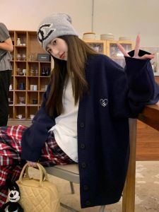 เสื้อสเวตเตอร์ถักคอวีแขนยาวหลวมๆ สำหรับผู้หญิง ฤดูใบไม้ร่วง/ฤดูหนาว 2025 เสื้อคลุมกันหนาวแบบลำลอง ทรงหลวม ทรงหลวม ทรงหลวม