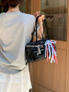 กระเป๋าถือทรงสี่เหลี่ยมด้านเท่าสไตล์ Boston Shoulder Bag สำหรับผู้หญิง กระเป๋าเทนนิส Bowling แบบลำลอง ฤดูใบไม้ร่วง 2024 กระเป๋าถือ PU