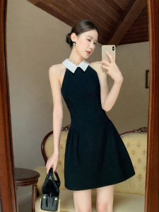 XXNING | Đầm A-line Cổ Treo Dập eo phối màu cổ