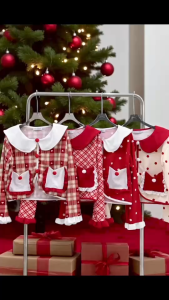 Mookrinพร้อมส่ง เสื้อคริสต์มาส แบบแขนยาว ลายจุด ทรงคอบัว รุ่นนี้ใส่แล้วคือน่ารักมากๆ