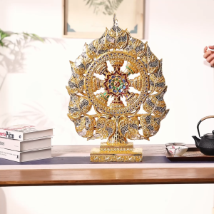 แกะสลักใบโพธิ์สีทองไม้เนื้อแข็งติดฟอยล์ทองคำบนฐาน ไม้แกะสลักต้นโพธิ์ ของตกแต่งห้องรับแขก ของตกแต่งรีสอร์ท ของตกแต่งโรงแรม