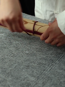 Túi đựng bút lông thư pháp – Dạng rèm cuộn vải thiết kế cổ điển tiện lợi mang theo bộ văn phòng tứ bảo