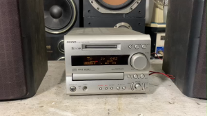 bán cục dàn Amply onkyo FR - N7NX (ko loa) zin nguyên bản điện 100v hình thức đẹp hát tốt