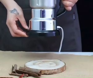 เครื่องปั่นบดเมล็ดธัญพืช / เมล็ดกาแฟไฟฟ้า Grinder multi functionalมี 4 ใบพัด ปั่นบดละเอียดรวดเร็ว ทรงสวยใช้งานง่าย