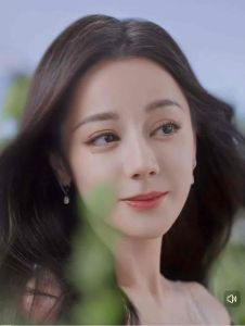 ✨官方正品✨若也护发油 臻萃亮泽护发精油【热巴同款】马鲁拉油护发干枯分叉改善毛躁 ROYE HAIR OIL COLOUR AND HEAT PROTECTION 紫光瓶若也护发油