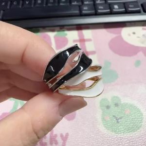 Huitan Wave Design Ring for Women Elegant Party Daily Black/White Enamel Accessories Simple Versatile Wedding Jewelry