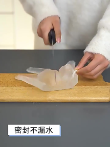 100PCS Eco-friendly Disposable Plastic Gloves/Food Safe Hygienic Kitchen Gloves/安全卫生一次性手套/Sarung Tangan Sekali Guna
