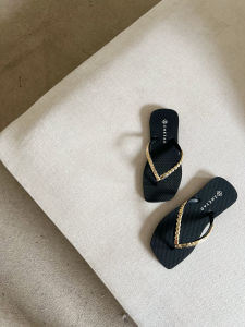 Beach Fashion Flat Bottom Rubber Thong Slippers Womens Outdoor Wear 2025 New Style Solid Color Anti-Slip Casual Foot Cover